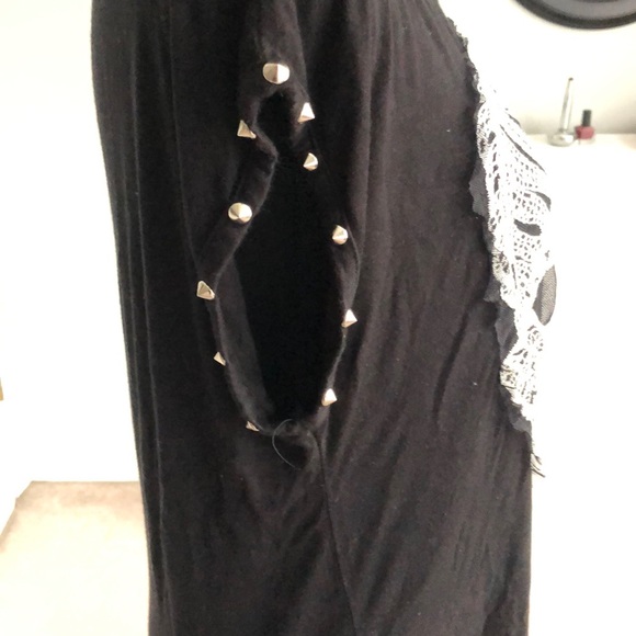 Skull Tee with Studded Sleeves - Picture 3 of 3